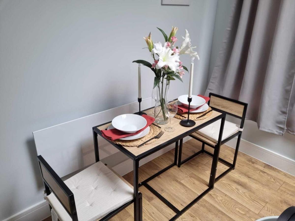 Serene Getaway Apartments เมดสโตน ภายนอก รูปภาพ