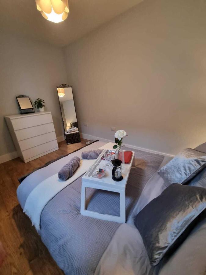 Serene Getaway Apartments เมดสโตน ภายนอก รูปภาพ