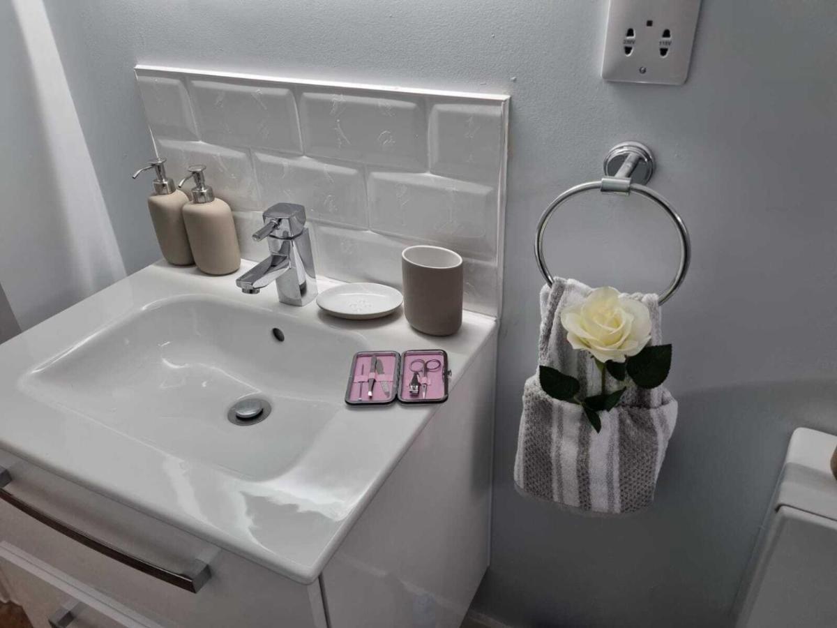 Serene Getaway Apartments เมดสโตน ภายนอก รูปภาพ